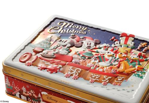 ぷっくりとしたエンボス加工のクリスマス限定缶