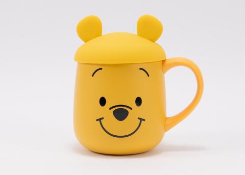 プーさんの蓋付フェイスマグ正面
