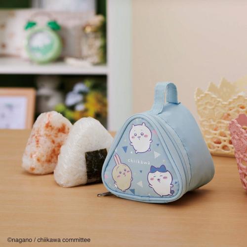 アニメちいかわの水色の保冷おにぎりケース