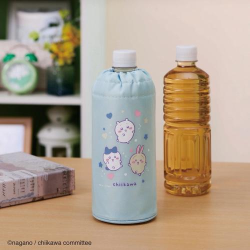 アニメちいかわの水色のペットボトルカバー