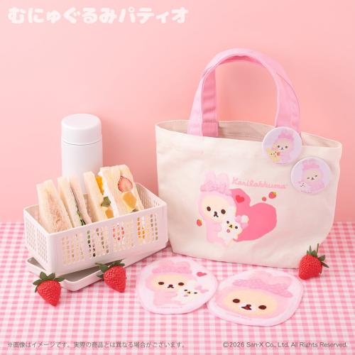 コリラックマうさぎ ランチトートとダイカットミニタオルの使用イメージ