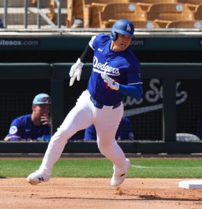 ドジャース　フリーマン、エドマンら３発で豪快に打ち勝つ　大谷翔平は二塁打含む４打数２安打