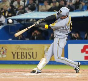 【阪神】近本光司の勝ち越し２ランで延長戦制す「バックスクリーン記念日」佐藤輝明も２ラン