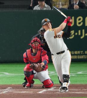 【巨人】岡本和真が反撃の１発「先頭だったので塁に出ることだけ…」７試合ぶり８号ソロ