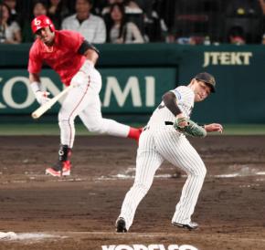 【阪神】岩崎優が痛恨の２失点…外野前進もバックホームは間に合わず　勝ち越し許す　