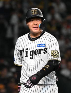 【阪神】大山悠輔、一塁側カメラマン席に打球が入り心配そうに声かけ ファン「聖人すぎる」