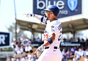 ドジャース、相手失策突いたドタバタ同点劇に「ミラクル」「味方がガードするんか」