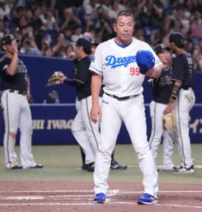 【中日】井上監督、20日からVS新庄監督「ちびると言ったらおかしいが臆することなく」／一問一答