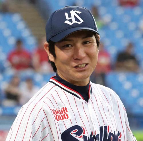 ヤクルト川端選手モデルか、
使用してた物 ネクストバッター #川端慎吾 ！ 他の選手写真はこちら