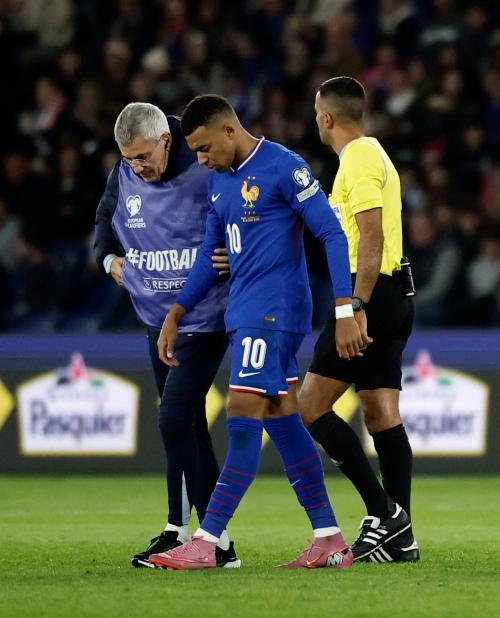 フランス代表 10 エンバペ エムバペがフランス代表離脱 W杯予選で右足首負傷 1試合平均1.3