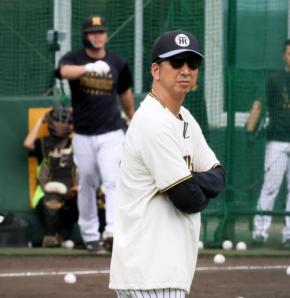 【阪神】藤川監督「お互い得るものあれば」虎党・勝みなみがキャンプ訪問！「勝パワー」受け取る