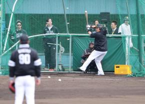 【ソフトバンク】山川穂高と今宮健太がチーム合流、ランチ特打含めて約４時間、打撃練習