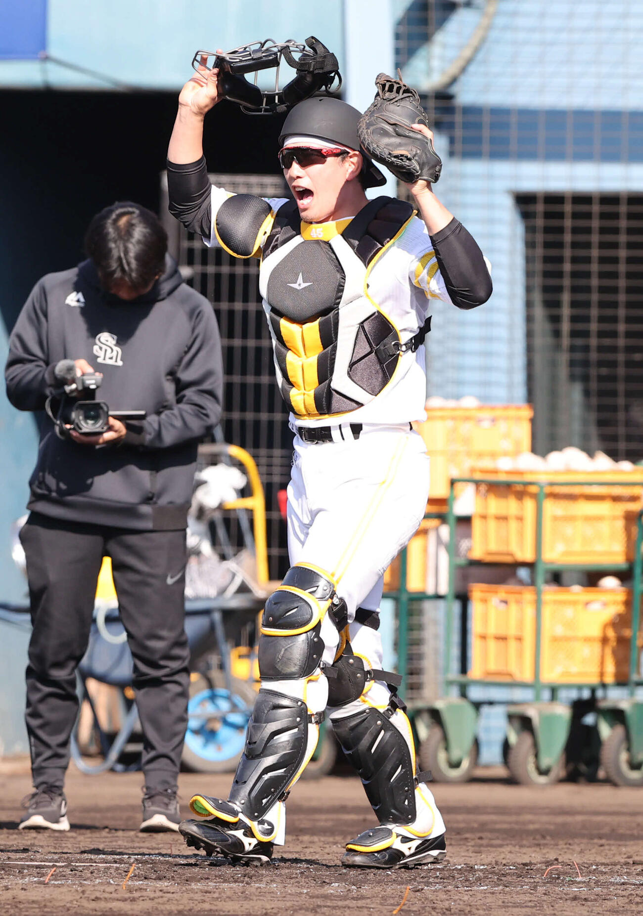 【解説】ソフトバンク栗原陵矢の捕手再挑戦は小久保監督のテーマ、Ｖ３達成へ「壊す」