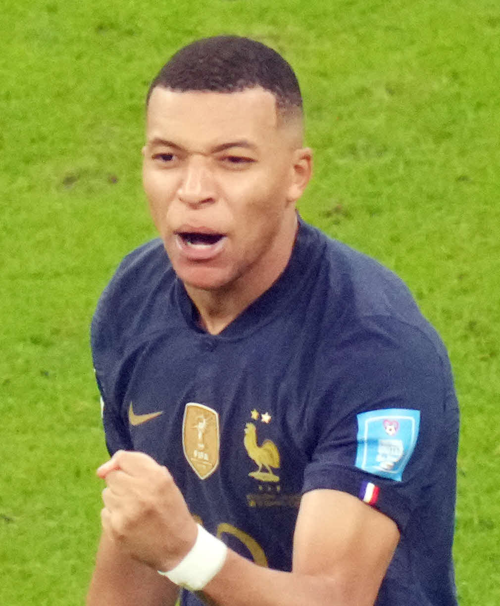 フランス代表FWエムバペ、26歳スペイン有名女優と真剣交際か　密会目撃情報続くと海外報道