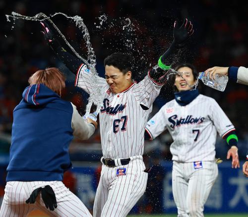 ヤクルト】強いぞ！逆転サヨナラ勝ちで開幕5連勝！池山監督は球団新人監督