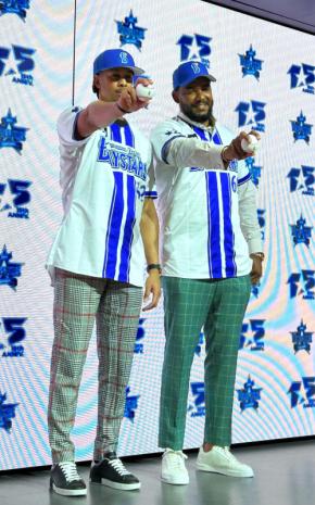 【DeNA】投打の新助っ人２人加入　ビドは村上宗隆元同僚「すごく楽しい人柄で良くしてもらい」