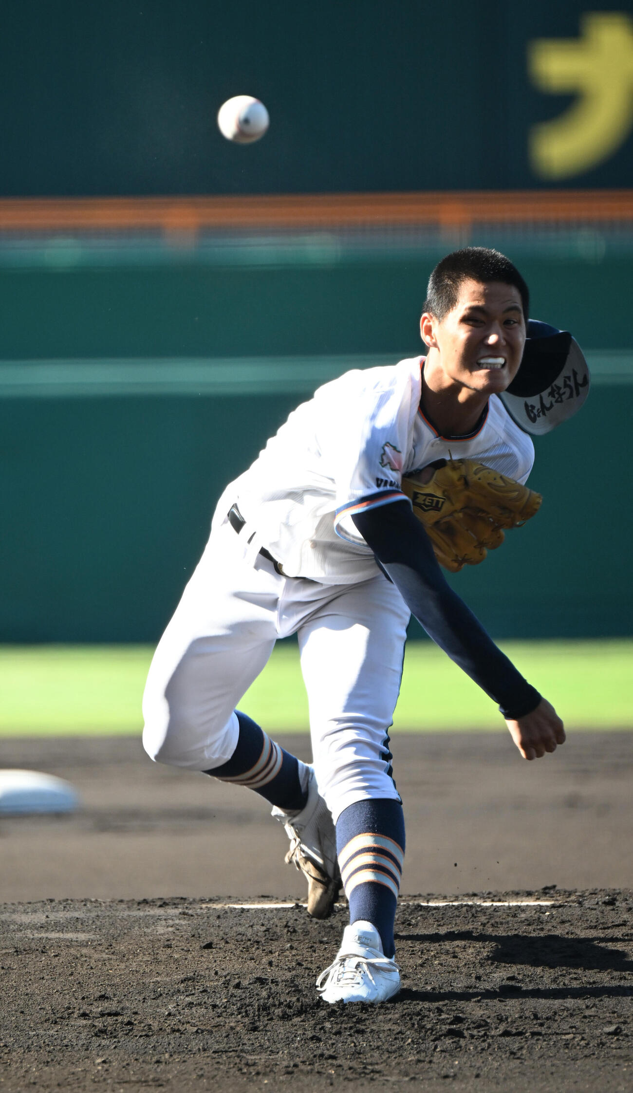 【甲子園】高川学園“じょんならん”エース木下瑛二が5回無失点でリード 天理と8強かけ対戦