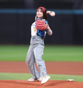 【日本ハム】元日向坂46の丹生明星がファーストピッチ「昇龍拳をイメージして投げました」
