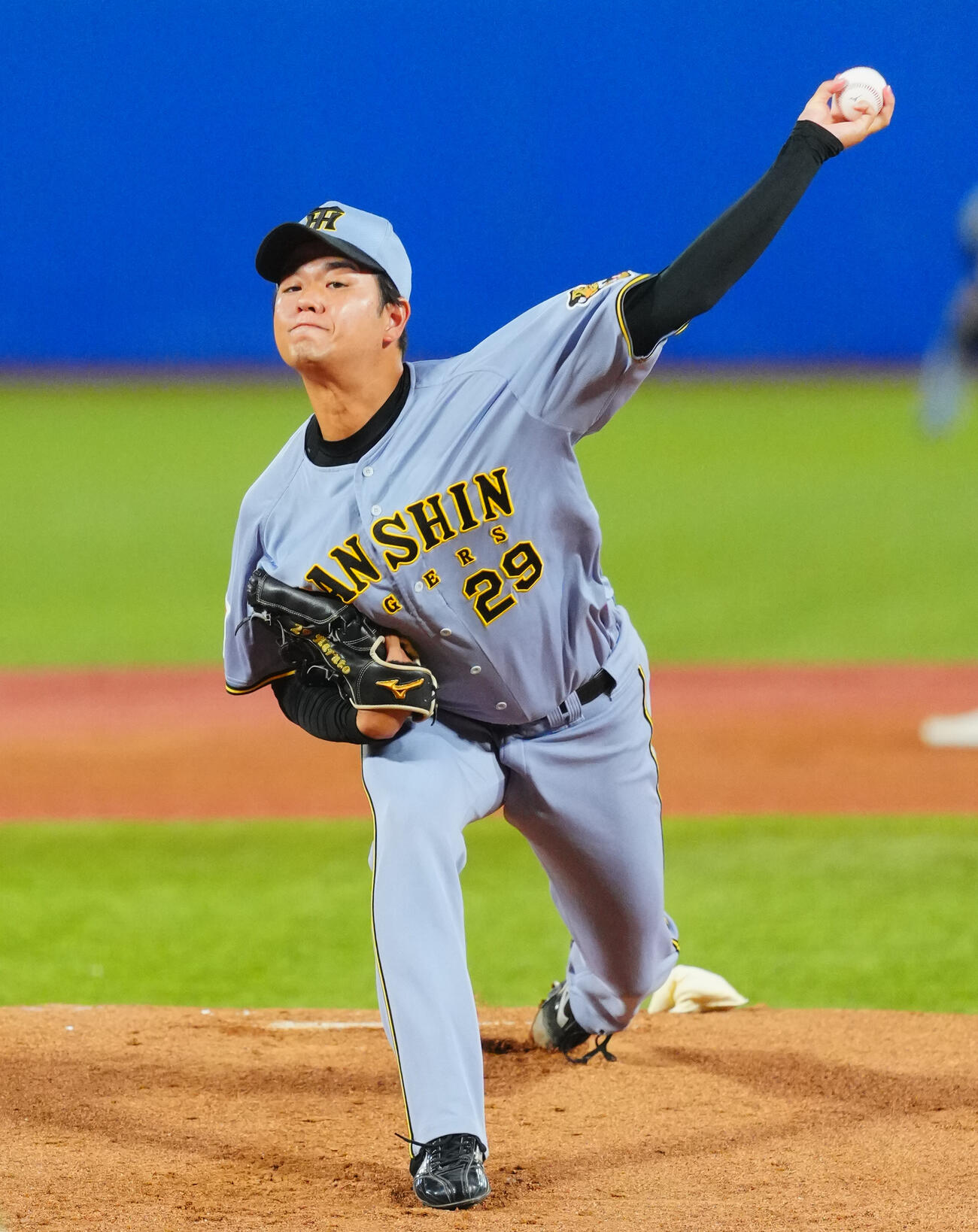 【阪神】球は厳しいが心は優しい高橋遥人　ファウル当たった球審にマウンド降りて歩み寄る