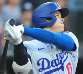 大谷翔平の「いたずらっ子な笑顔」にファン安堵　スタメン外もベンチで元気な姿見せる