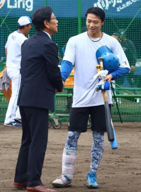【日本ハム】中島卓也が「2番遊撃」で先発出場、栗山英樹CBOも見守る 試合後にセレモニー