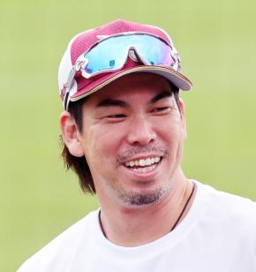 【楽天】前田健太がチームメートの「クセつよ」写真を公開「頑張ってロッカーに収まってた」