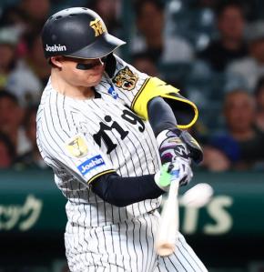 【阪神】森下翔太「打ててよかった」35号ソロで佐藤輝明に並ぶ　残り12試合で白熱キング争い