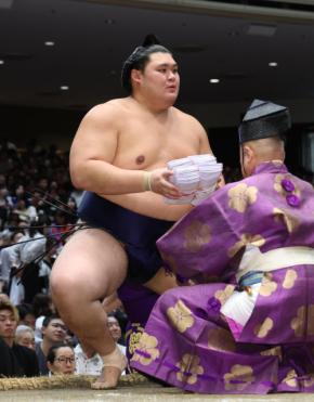 大の里が初顔合わせの藤凌駕下し勝ち越し「先場所より良くなっている」１敗で単独トップ死守