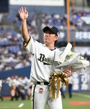 【こんな人】1メートル67の体で戦った12年間 オリックス西野真弘は最後まで後輩思いだった