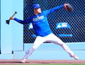山本由伸、第3戦へ調整 ロバーツ監督「ローテーション全体、そしてヨシノブにとってもいい形」