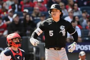 村上宗隆がポストシーズン初アーチの先制2ラン 打った瞬間の134m特大弾