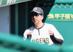 【阪神】中継ぎの軸ドリスは柔軟復帰へ　藤川監督が明かしたCS登録の時期「いろんな可能性」