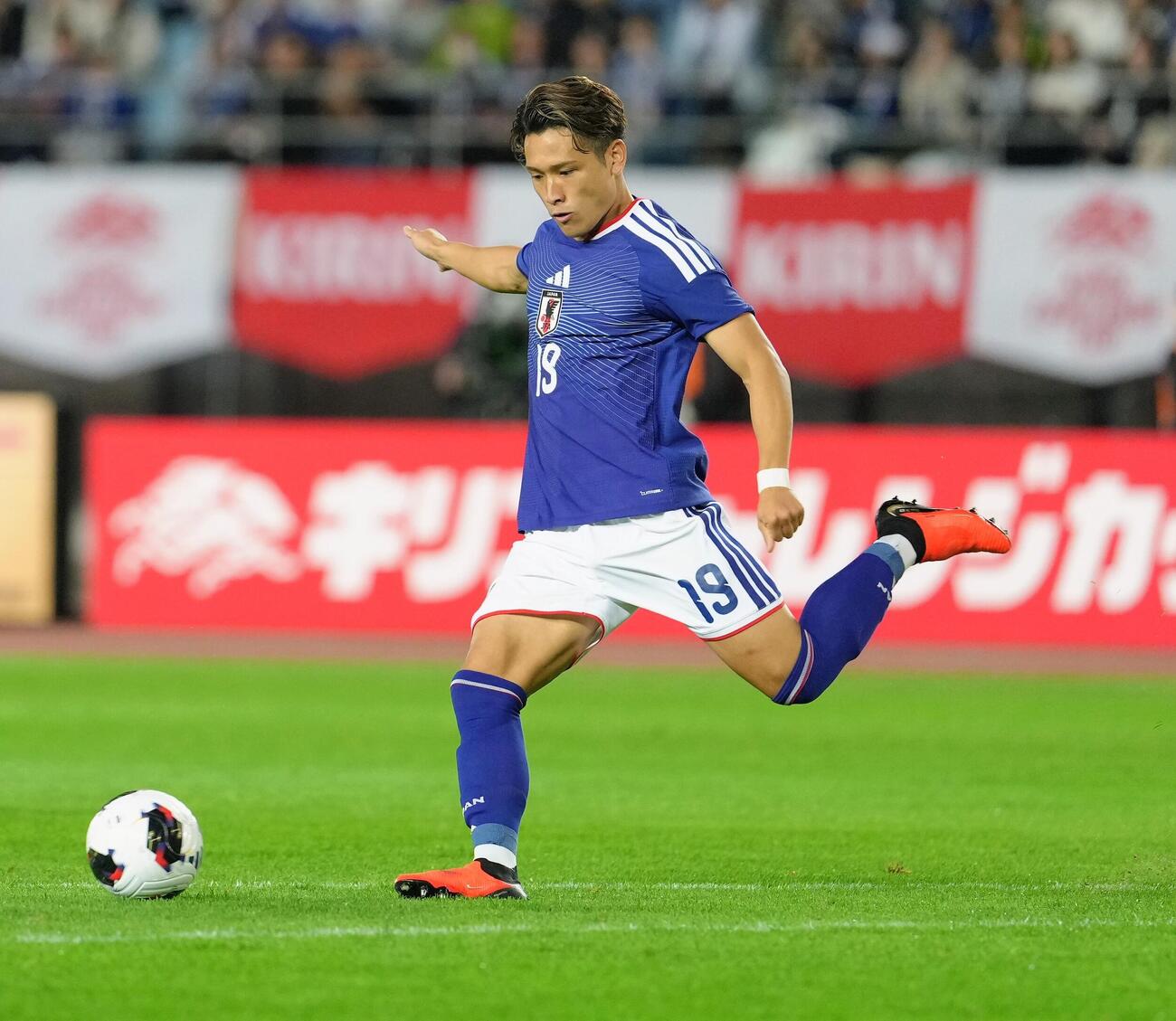 日本代表帰りの松木玖生、1人少ない状況で途中出場 豊富な運動量、セインツの1-0勝利に貢献
