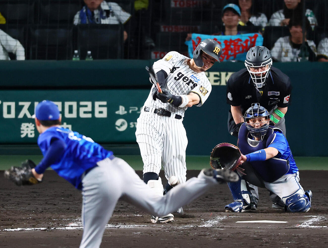 【阪神】佐藤輝明が苦戦平良の前に沈黙…負傷交代アクシデントも 第2戦以降不在なら大きな痛手