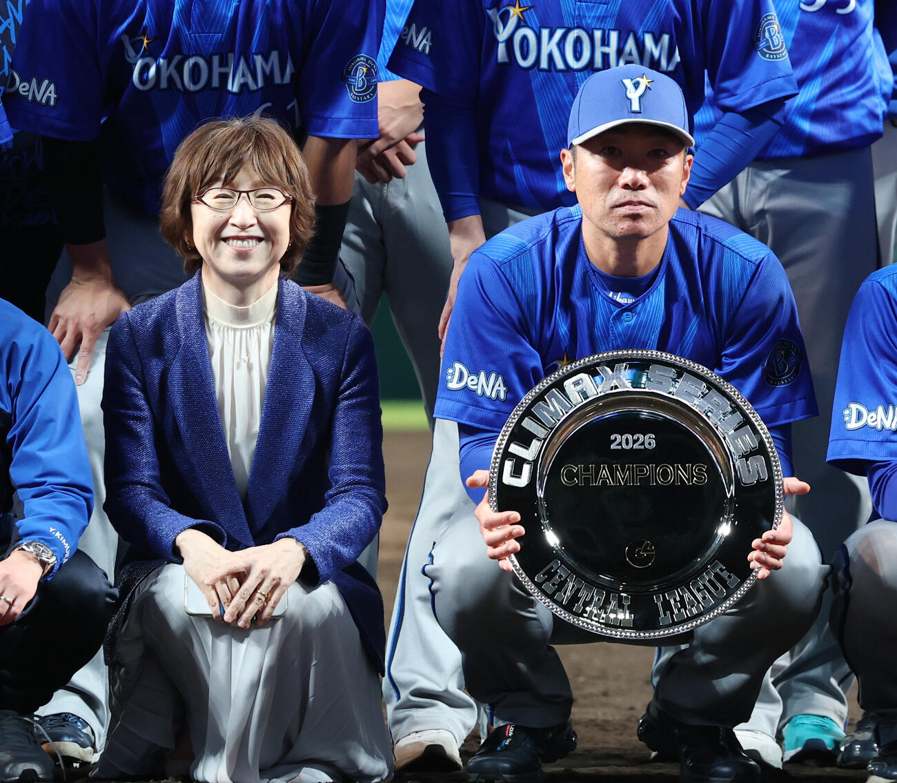 【DeNA】相川監督、24年以来3位からの下克上日本一へ「これからまた全員で挑戦」