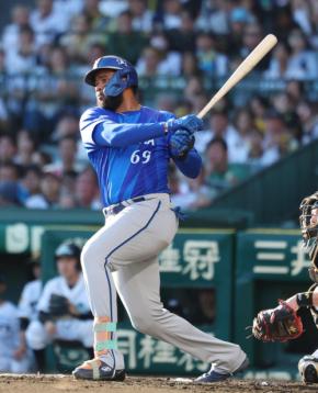 【DeNA】エンカーナシオンの日本S出場「もしかしたら厳しい」相川監督が説明　17日負傷交代