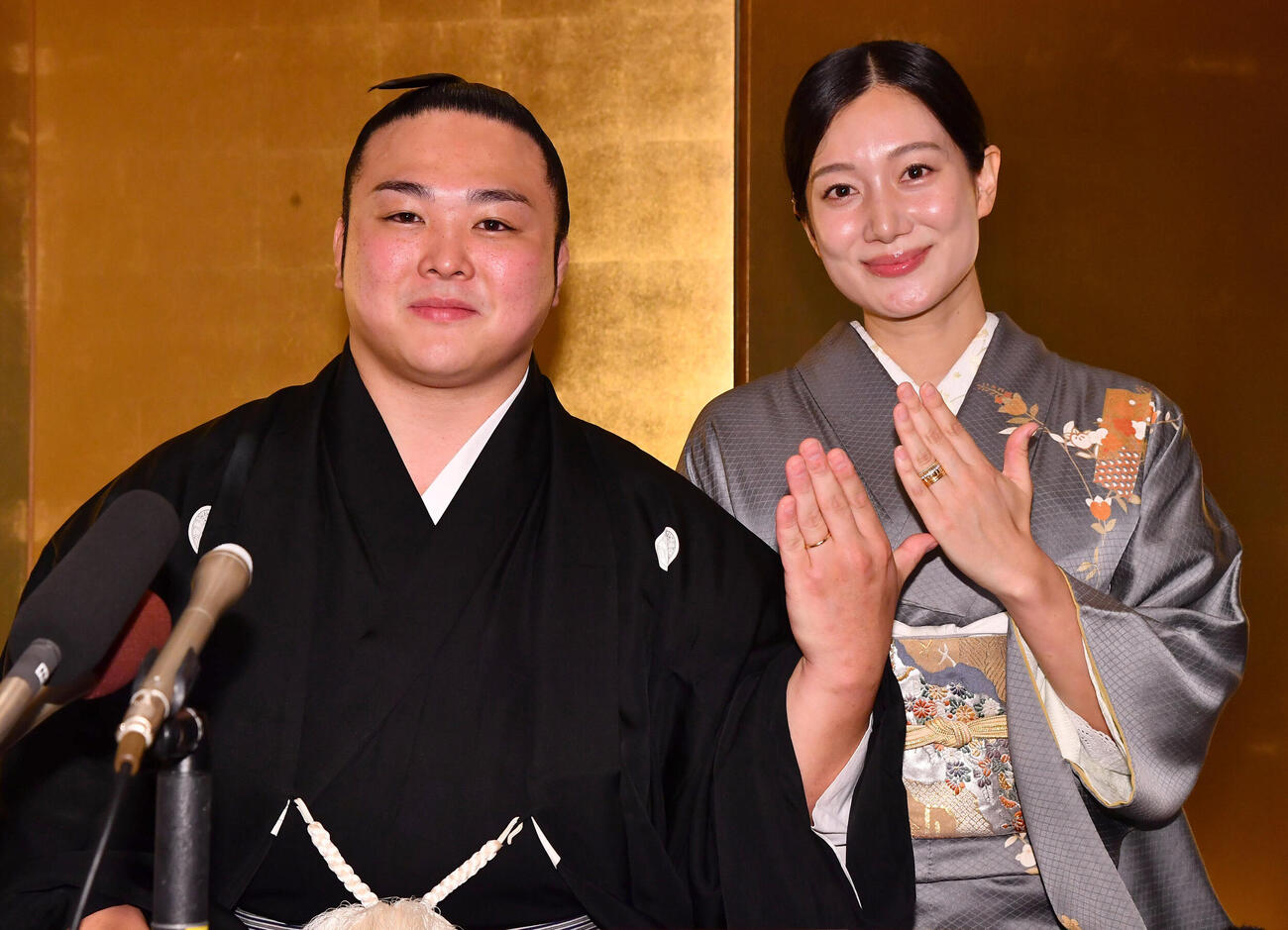 炎鵬、幸せ全開の結婚会見「自分は陰キャ。奥さんは明るい方で、陽。正反対な感じ」/一問一答