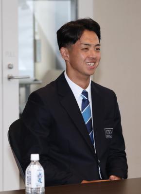 【中日】ドラ１近大・宮原廉「めちゃくちゃ緊張しました」工藤監督と指名あいさつで初対面