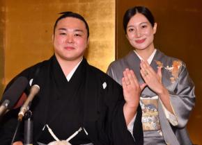 炎鵬、幸せ全開の結婚会見「自分は陰キャ。奥さんは明るい方で、陽。正反対な感じ」/一問一答