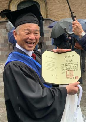 恵俊彰が早大大学院卒業「コンパはなかったけど、学食は行かせていただいた」論文は優秀賞受賞