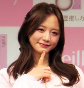 森香澄「最近、なぜか…」春らしい爽やかな緑コーデ披露に反響「すさまじいスタイルの良さ」