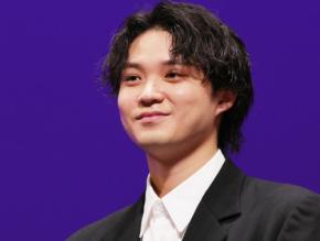 磯村勇斗「GWは皆さん何する？」最新ショットに「こんな休日過ごしてみたい」「かっこ良すぎ」