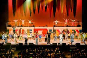 EXILE B HAPPY、2度目の単独公演「ヒーローになっている」830人の子どもたちへパフォーマンス