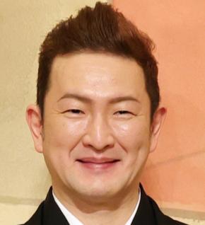 中村獅童「現場見学」息子たちと手つなぐ後ろ姿に「かっこいい」「背中で語っています」の声