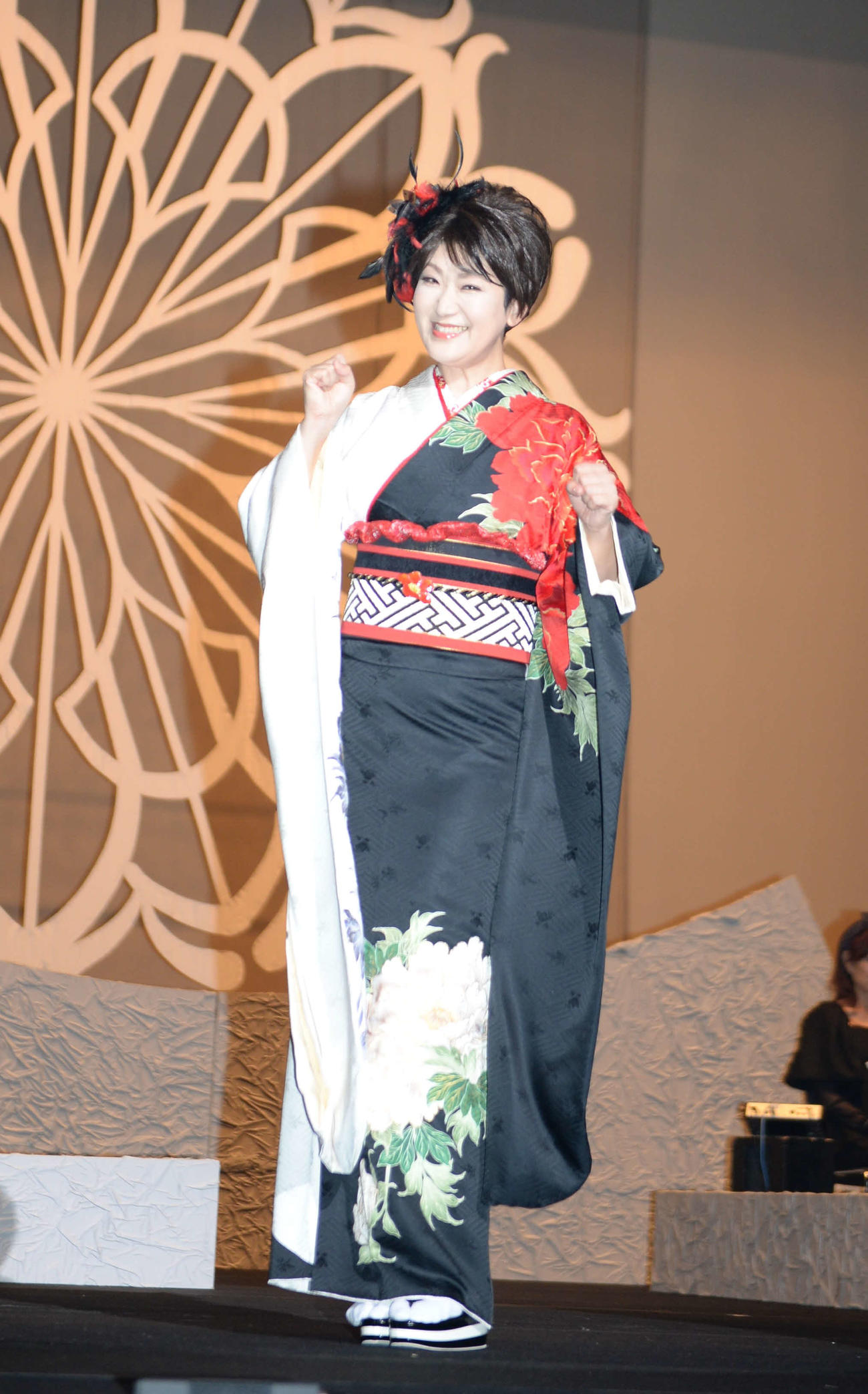 卵巣がんで休養していた市川由紀乃が復帰後初の単独コンサート　“命の恩人”由紀さおりも登場