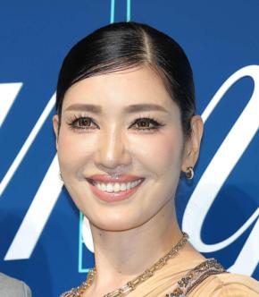 アンミカ「奇跡の40代」「頭キレキレ」と絶賛のタレントとランチショット披露「楽しかったな」