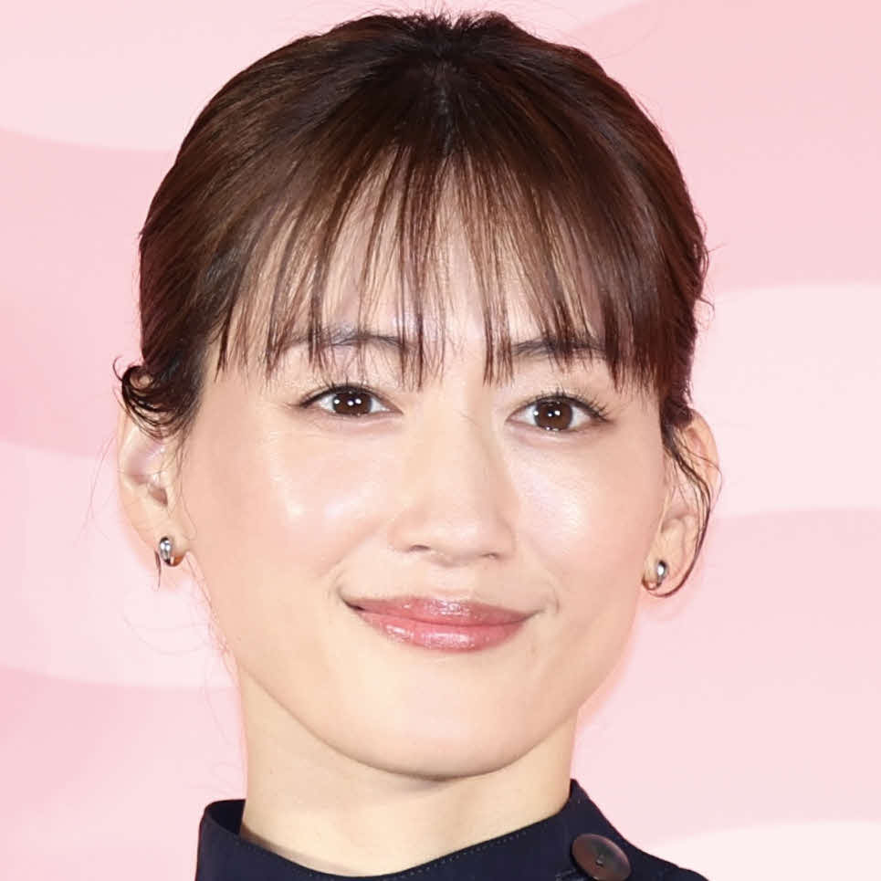 綾瀬はるか「チャイムの鐘が鳴って緊張…」NHK「のど自慢」９年ぶり出演にネットも驚き
