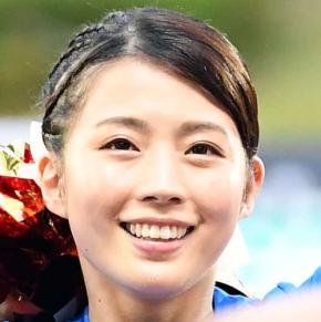 テレ朝田中萌アナ、箱根旅行で足湯につかるオフショットに「足キレイ」「森の中の妖精」