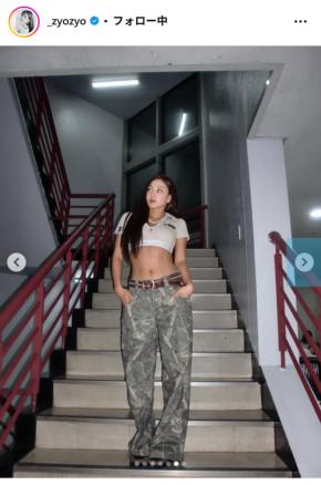 【韓流】TWICEメンバーJIHYO、インスタグラムにセクシーショット公開 上目遣いで挑発