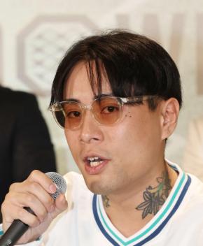 ブレダウで名上げた「伝説のけんか屋」が出所を報告　最新入れ墨姿に「痩せた」の声相次ぐ